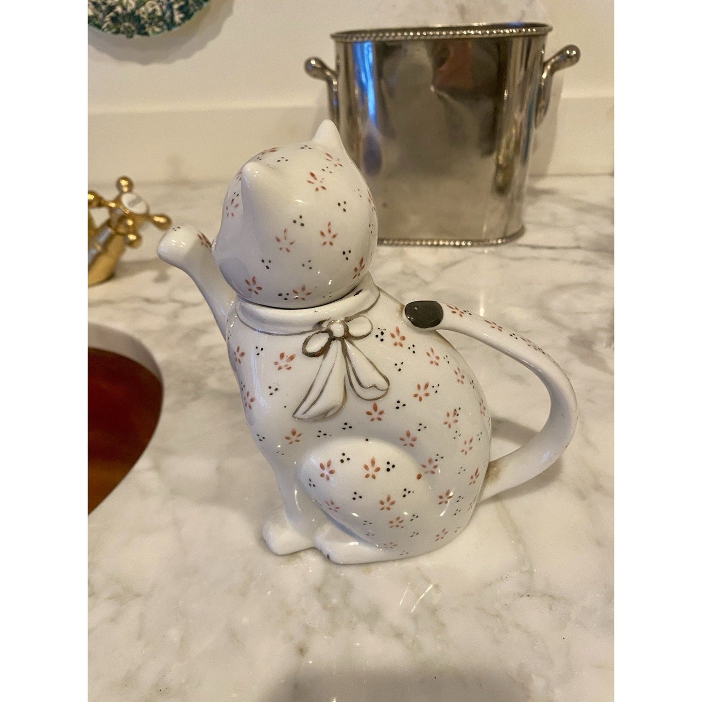Vtg LUCKY CAT Tea Pot- Kitchen Decor Creamer Teapot Kitsch Small Kitty Pitcher