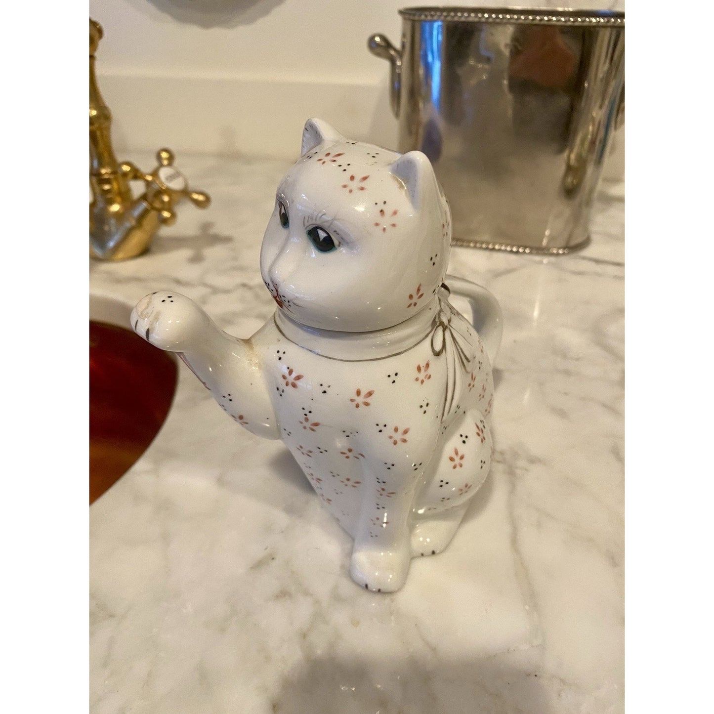 Vtg LUCKY CAT Tea Pot- Kitchen Decor Creamer Teapot Kitsch Small Kitty Pitcher