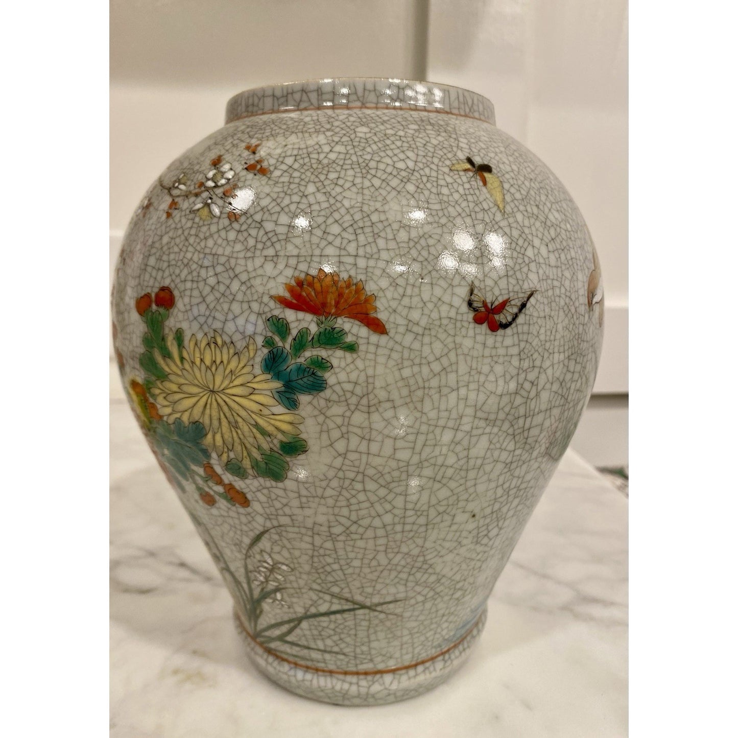 HAND PAINTED Vintage Detailed Porcelain flower vase 8.25"H Japan
