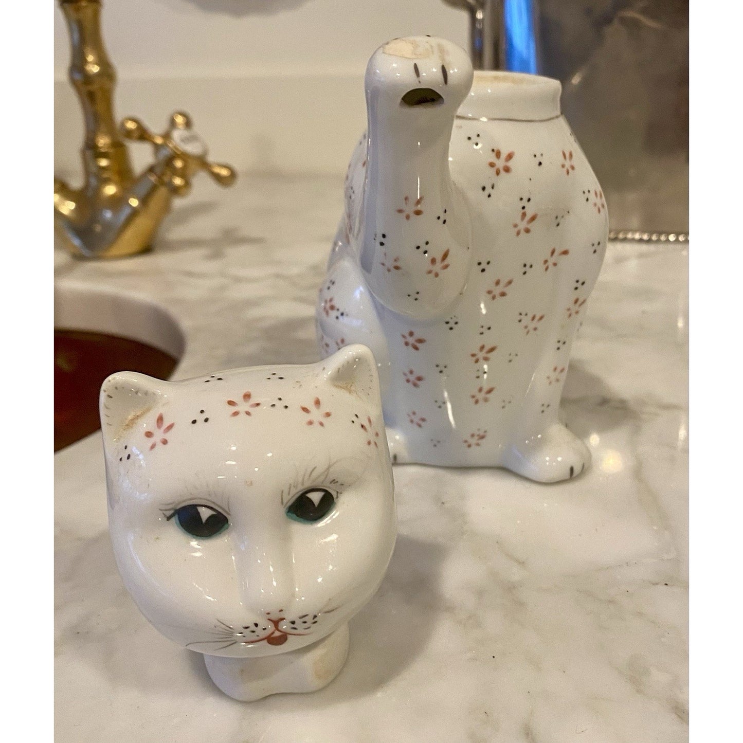 Vtg LUCKY CAT Tea Pot- Kitchen Decor Creamer Teapot Kitsch Small Kitty Pitcher